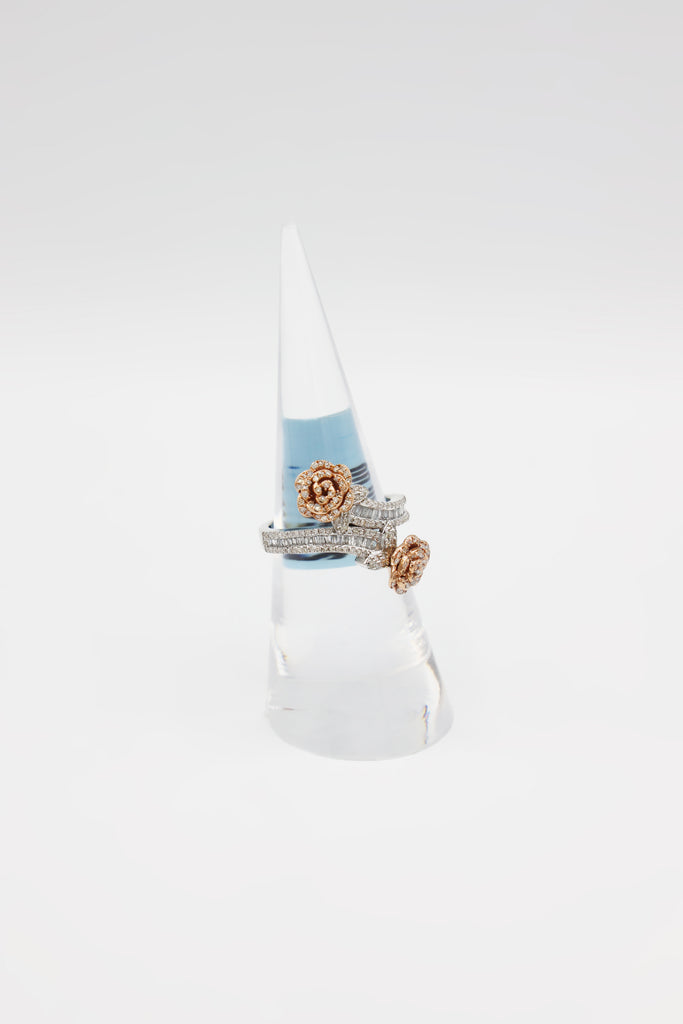 *NEW* 207 14K White Gold Baguette Flower Diamond 💎 Ring JTJ™ - Javierthejeweler
