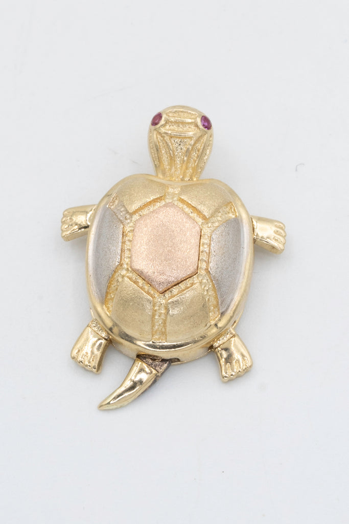 *NEW* 14K Cz Tortoise Pendant 🐢 JTJ™ - Javierthejeweler