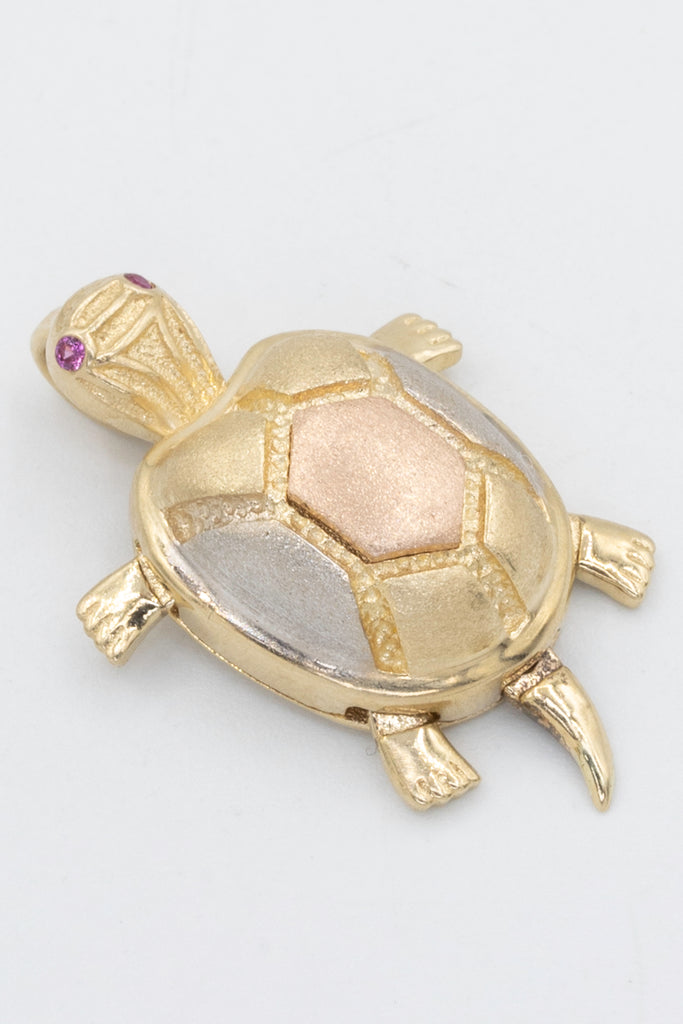 *NEW* 14K Cz Tortoise Pendant 🐢 JTJ™ - Javierthejeweler