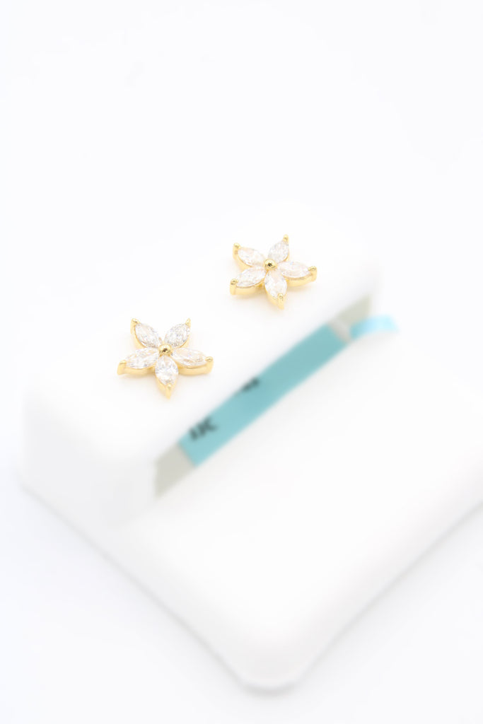 *NEW* 14k Flower 💎 Diamonds 💎 VS Earrings JTJ™ - - Javierthejeweler